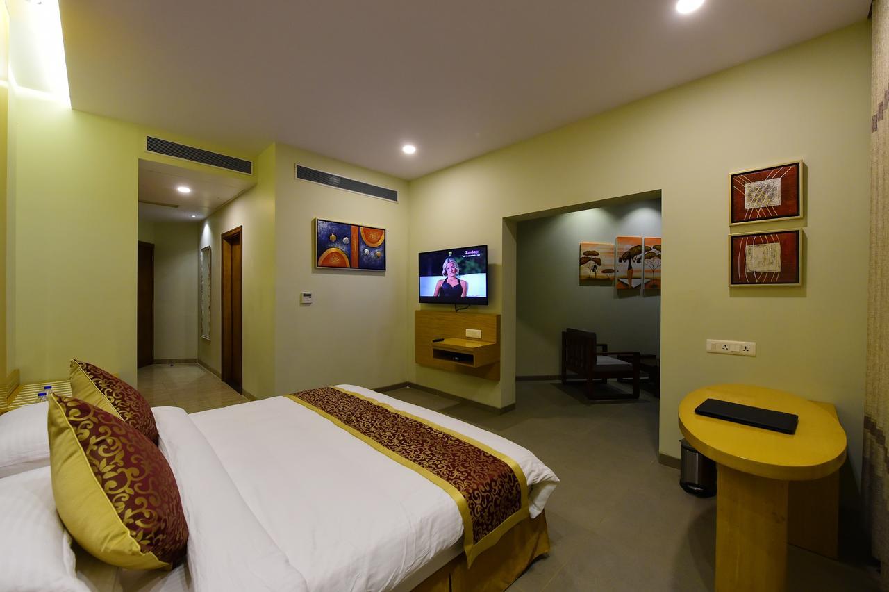 Hotel H - Sandhill Hotels Private Limited Ānand 외부 사진