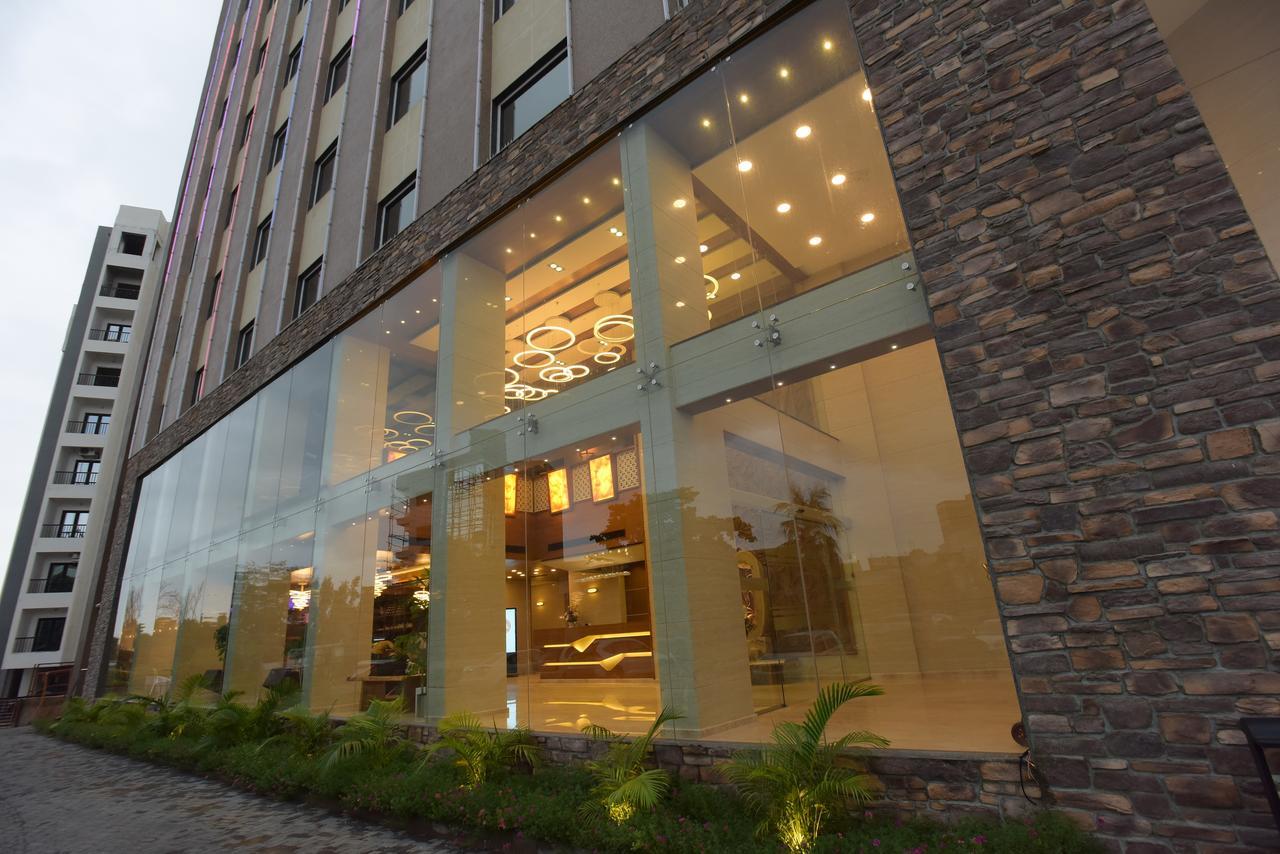 Hotel H - Sandhill Hotels Private Limited Ānand 외부 사진