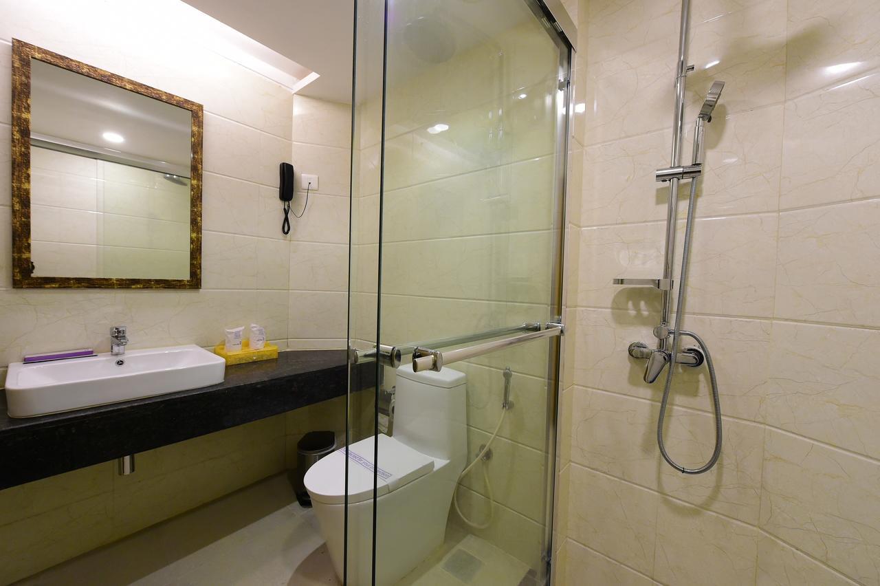 Hotel H - Sandhill Hotels Private Limited Ānand 외부 사진
